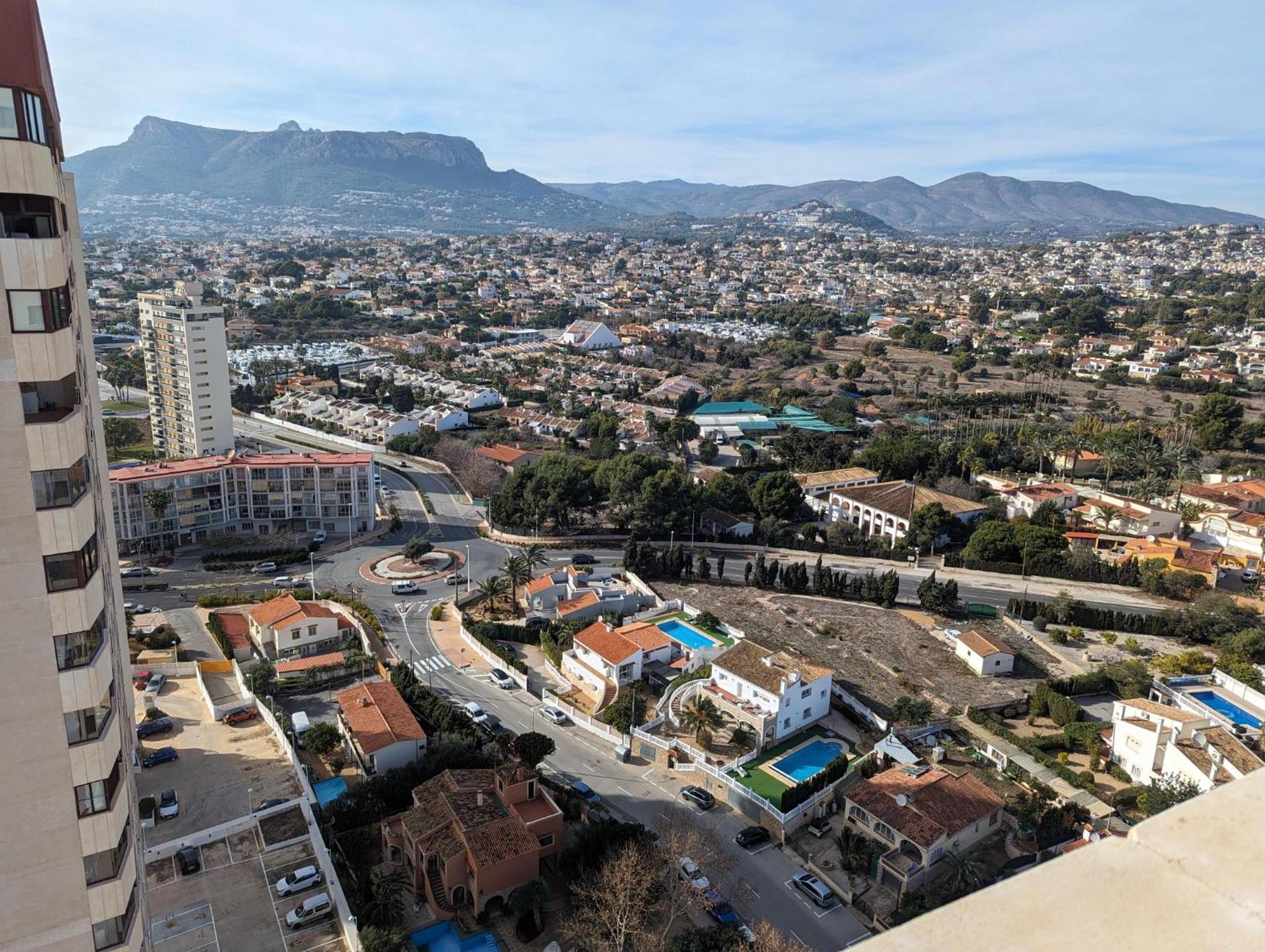 100 M From Fossa Beach In Калпе Екстериор снимка